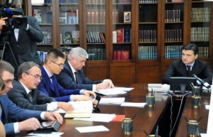 Андрей Воробьев обсудил с зампредами рабочие вопросы