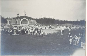 Детский праздник на футбольном поле 1916 г  2
