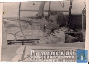 Перед полетом на планере в Егорьевском аэроклубе 1959 г