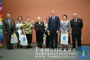 Глава района вручил награды ветеранам
