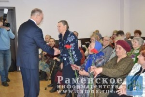 В с.п. Кузнецовское вручили юбилейные медали