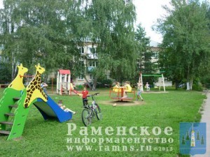 В п.Электроизолятор у дома № 24, домов №№16, 17, 18 завершены работы по благоустройству дворов