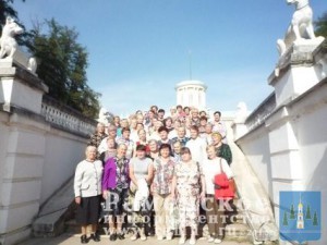 Ежегодно к Дню пожилого человека в с.п.Гжельское организовываются экскурсионные  поездки