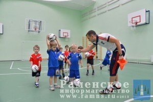 23 футбольные группы для малышей открыты в 10 школах