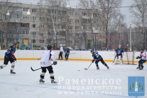 В с.п.Кузнецовское после ремонта открыли долгожданную хоккейную коробку 