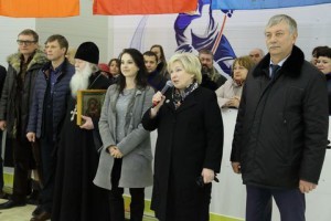 Член Совета Федерации Лидия Антонова и фигуристка Ирина Слуцкая приняли участие в открытии нового катка в Жуковском