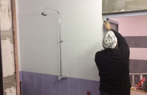 Ремонтные работы здания спортивной раздевалки стадиона в п.Электроизолятор подходят к концу