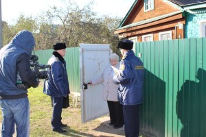 Договоры на вывоз мусора проверили у жильцов с.п.Новохаритоновское во вторник