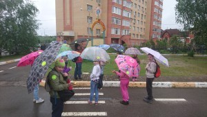 Автоинспекторы провели практические занятия для детей по безопасному поведению в дорожно-транспортной среде при сложных погодных условиях