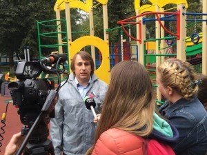 Активисты ОНФ в Подмосковье проверили благоустройство дворов в Одинцово и Апрелевке