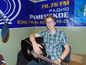 Гостем студии в Музыкальный час стал Дмитрий Макеев