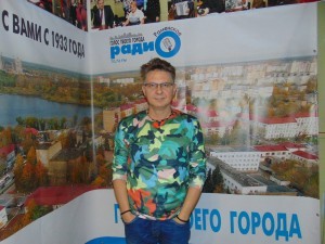 Гостем сегодняшнего выпуска «Музыкального часа» стал автор, музыкант и продюсер Вячеслав Калашников