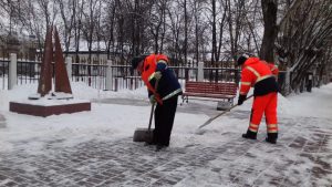 Сотрудники МБУ «Содержание и благоустройство» ведут уборку территорий городского поселения Раменское
