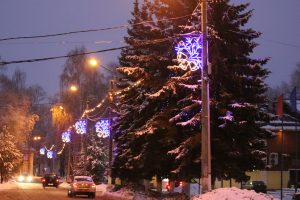 В с.п.Новохаритоновское приступили к праздничному оформлению населенных пунктов