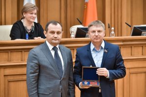 Владимир Жук награждён Знаком Мособлдумы «За вклад в развитие законодательства»