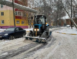 Сотрудники МБУ «Содержание и благоустройство» ведут уборку территорий городского поселения Раменское.