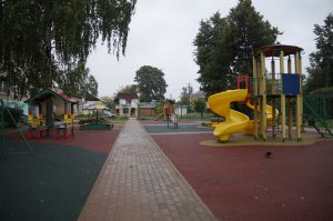К 25 августа в Вялках появится новая детская площадка