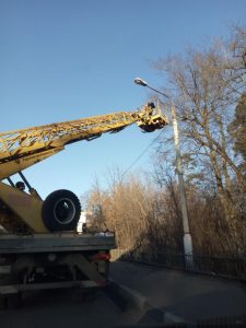 Ремонт уличного освещения проводят в Раменском