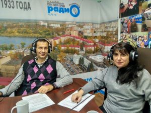 Гости студии — предприниматель Артур Галстян и управляющий магазином «Фасоль» Лилиана Иванова