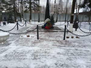 Продолжаются работы по содержанию территории в Вялковском поселении