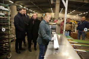 Глава Раменского г.о. В.Неволин посетил предприятие по изготовлению окон