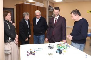 Глава Раменского г.о. Виктор Неволин посетил Центр молодежного инновационного творчества «Авитех»