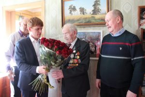 В Островцах ветеранам вручили юбилейные медали