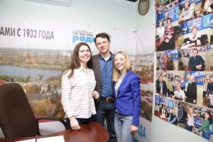 В утреннем эфире врач-стоматолог Александр Удальцов рассказал об уходе за зубами и их лечении