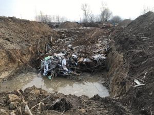 Минэкологии: организаторы незаконной свалки в Раменском задержаны с поличным