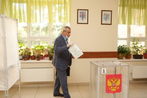 Председатель Совета директоров промышленных предприятий Г.И. Джанджгава принял участие в голосовании