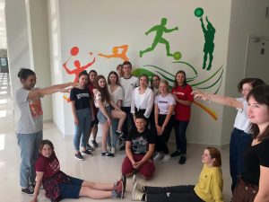 Идут занятия в школе спортивных волонтёров