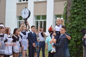 В ТУ «Ильинский» Раменского г.о. прошла традиционная линейка в школе № 25. Школе 100 лет!