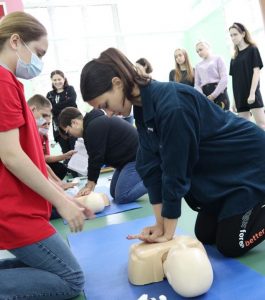 Студенты Московского областного медицинского колледжа №2 приняли участие в акции «Помоги первым»