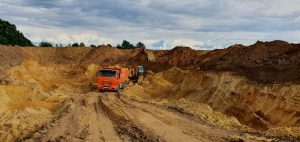 Разработка песчаного карьера в с.Софьино прекращена, техника арестована, ведется проверка