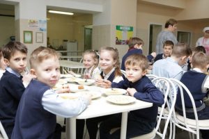 Роспотребнадзор на год продлил действие новых санитарных правил для образовательных учреждений