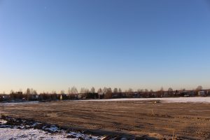 В п.Электроизолятор ведутся работы по строительству футбольного поля и хоккейной коробки