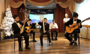 В канун нового года глава Раменского округа Виктор Неволин поздравил стипендиатов губернатора — воспитанников Удельнинской школы-интерната