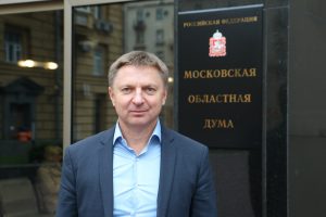 С днем защитника Отечества поздравляет депутат Московской областной думы Владимир Жук