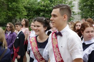 На этой неделе во всех школах округа пройдет «Последний звонок»