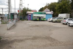 Площадку у касс ж/д платформы Ипподром асфальтировать не будут