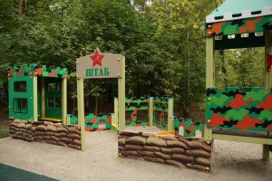 В микрорайоне Холодово открыли новую детскую площадку