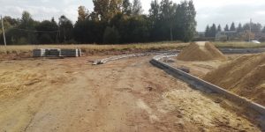 На ул. Солнечной в д. Бахтеево Тведутся работы по обустройству детской площадки