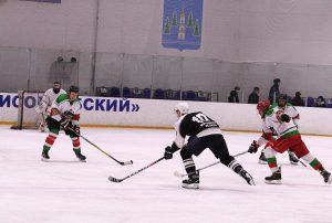 Ночная хоккейная лига стартовала в Раменском