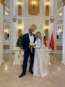 14 пар расписались в Раменском ЗАГСе 21.12.2021