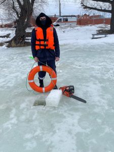 Стремительное таяние снега в Подмосковье привело к изменению структуры льда