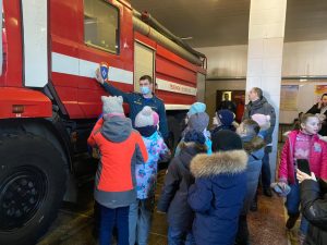 Раменские школьники в гостях у огнеборцев