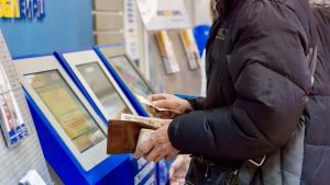 Платежки за ЖКУ за февраль придут жителям позже обычного