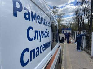 На территории военкомата в Раменском провели субботник