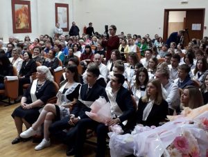В школе №22 п Дубовая роща проходит «Последний звонок»