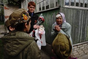 Константин Ильин поздравил ветеранов в Островцах